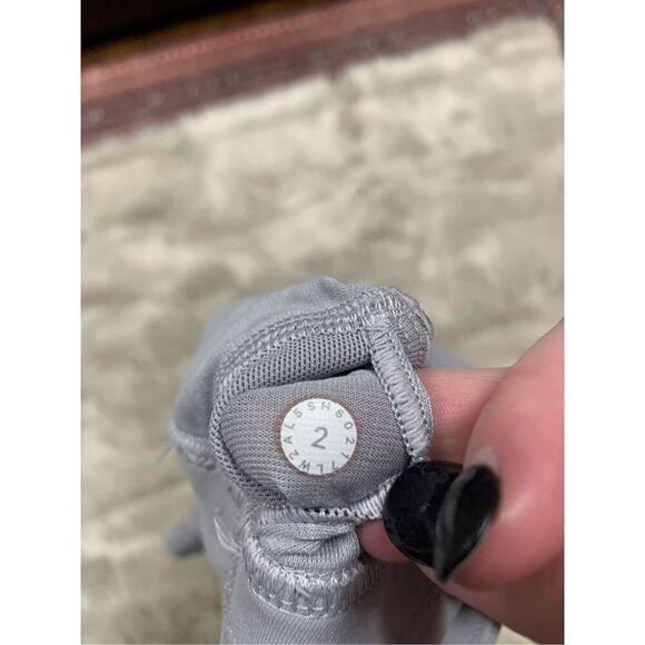 Lululemon Train Times Bra size 2 - Picture 6 of 7